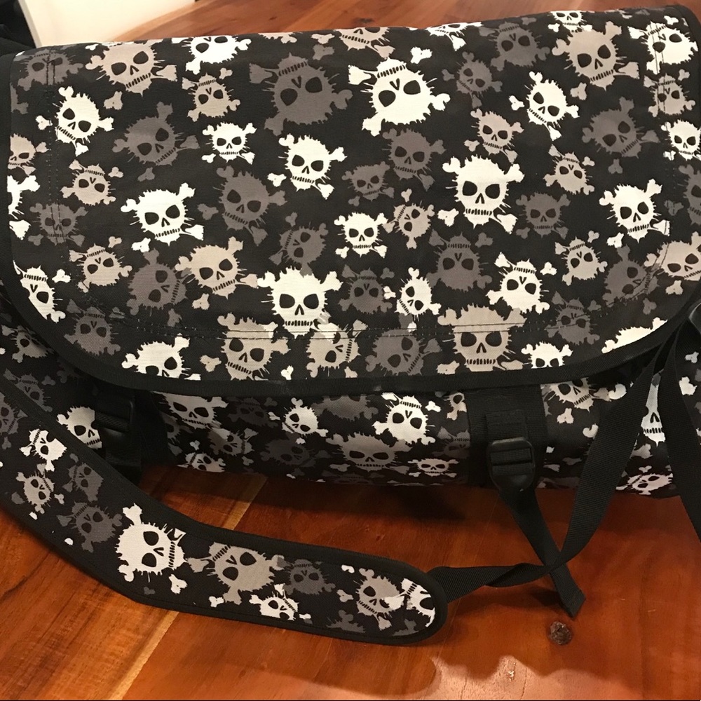 YakPak Skull Duffle Bag